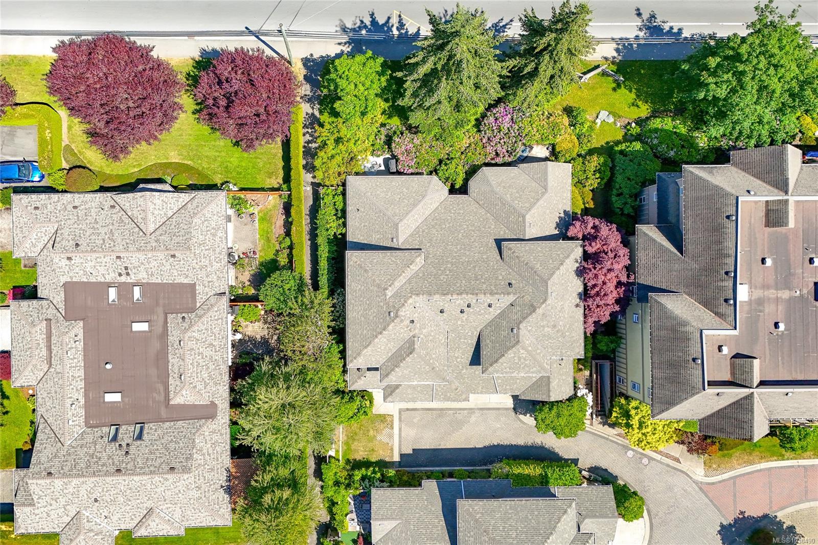 1963 Polo Park Court, Central Saanich, BC, V8M 2K1 photo 4