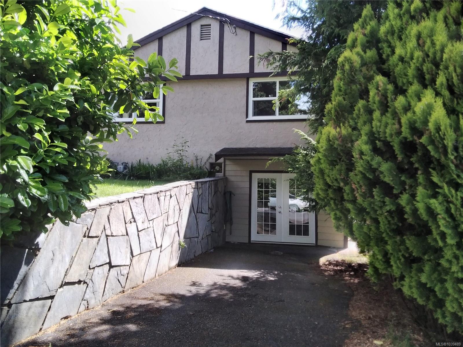 2739 Grosvenor Road, Victoria, BC, V8T 3M8