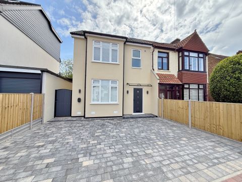 Lendorber Avenue, Drayton, Portsmouth PO6