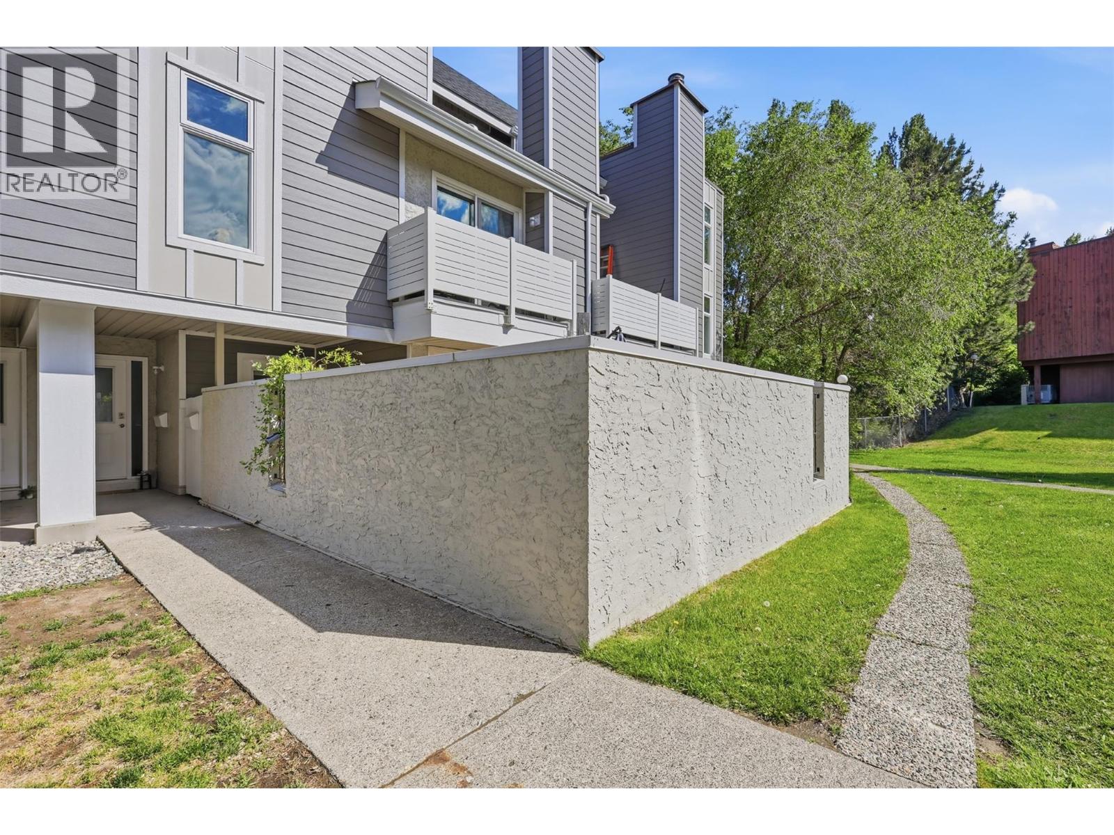 60-1435 Summit Drive, Kamloops, BC, V2E1S4 photo 3
