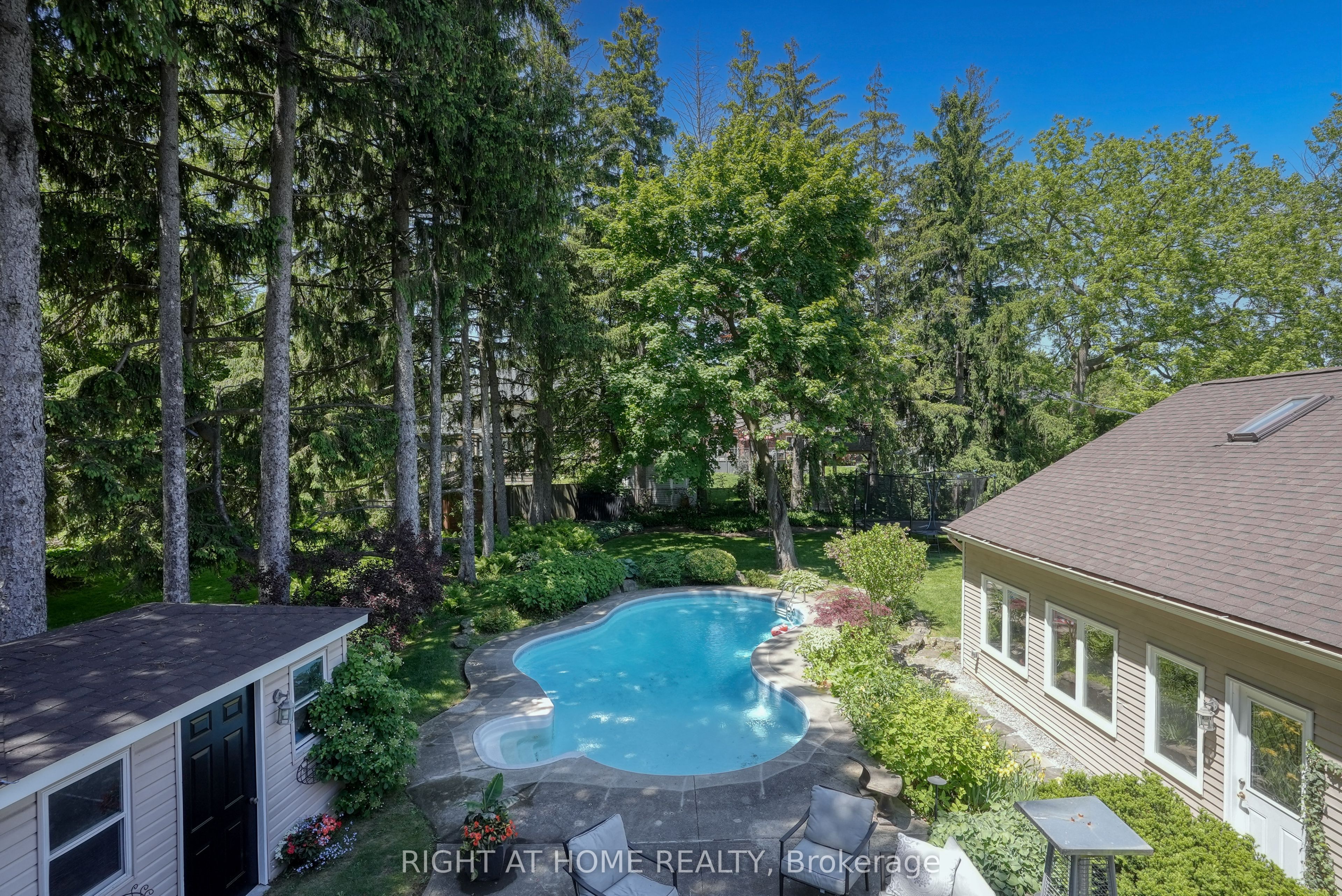 461 Lakeshore Road W, Oakville, ON, L6K 1G4