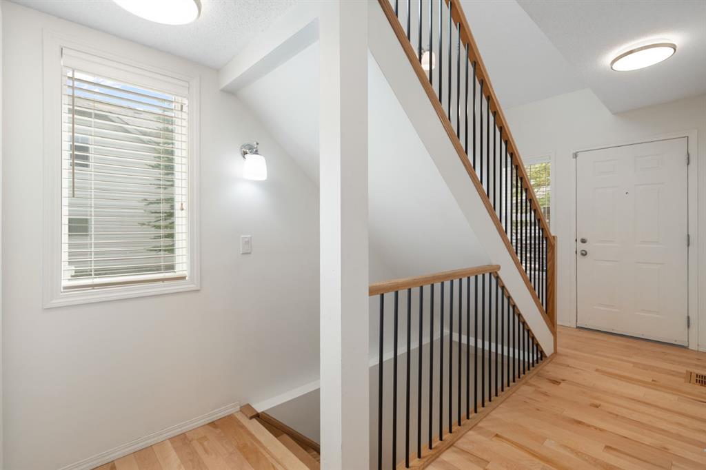 10 Eversyde Court SW, Calgary, AB, T2Y 4S4 photo 4