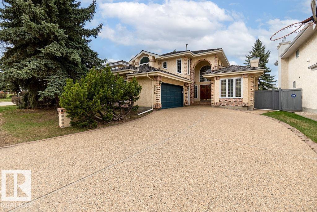 956 Ogilvie Boulevard NW, Edmonton, AB, T6R1K8 photo 2