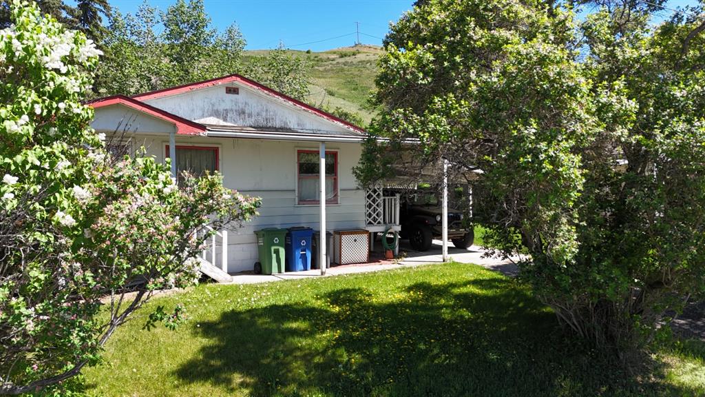 332 Third Street W, Cochrane, AB, T4C1Z6