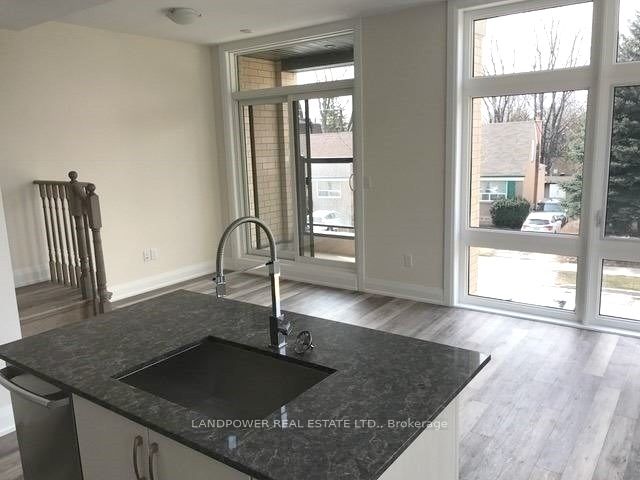 40-15 Eldora Avenue, Toronto, ON, M2M 1R3 photo 3