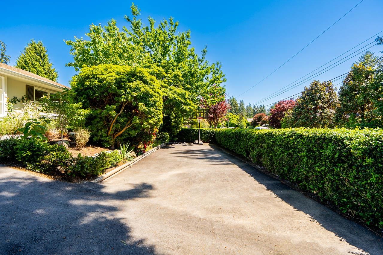 2784 Crescentview Drive, North Vancouver, BC, V7R 2V1 photo 2