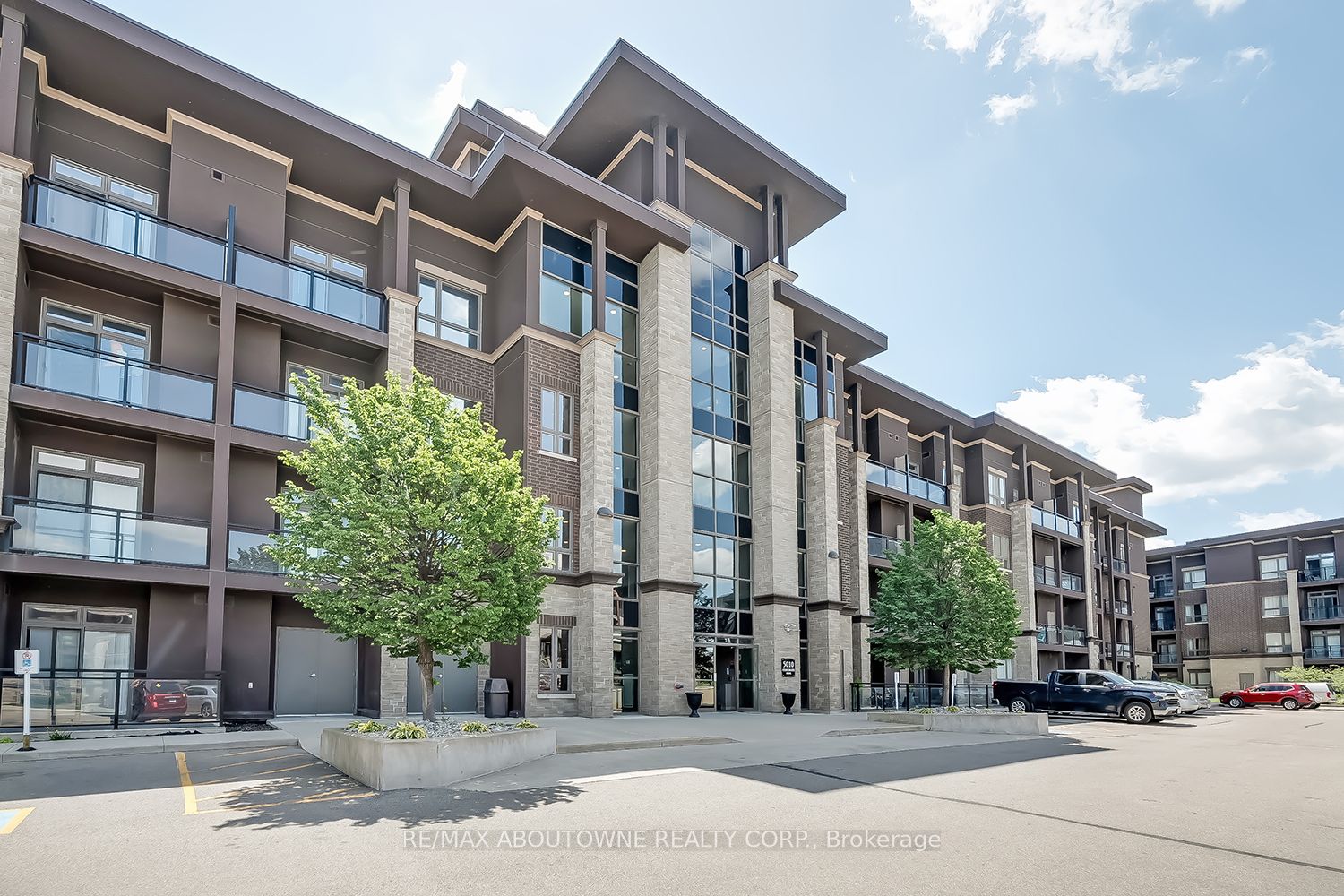 116-5010 Corporate Drive, Burlington, ON, L7L 0H6