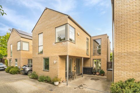 Hayward Mews, Brockley SE4
