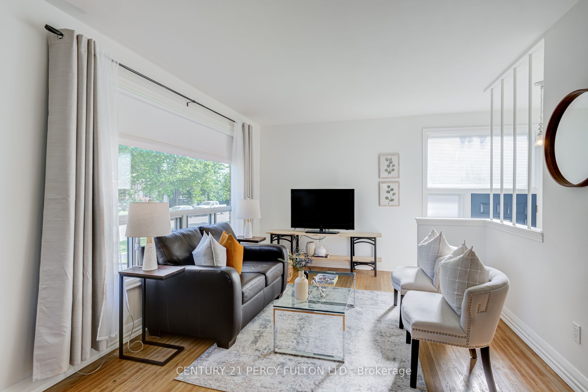 10 Mendip Crescent, Toronto, ON, M1P 1Y4 photo 3