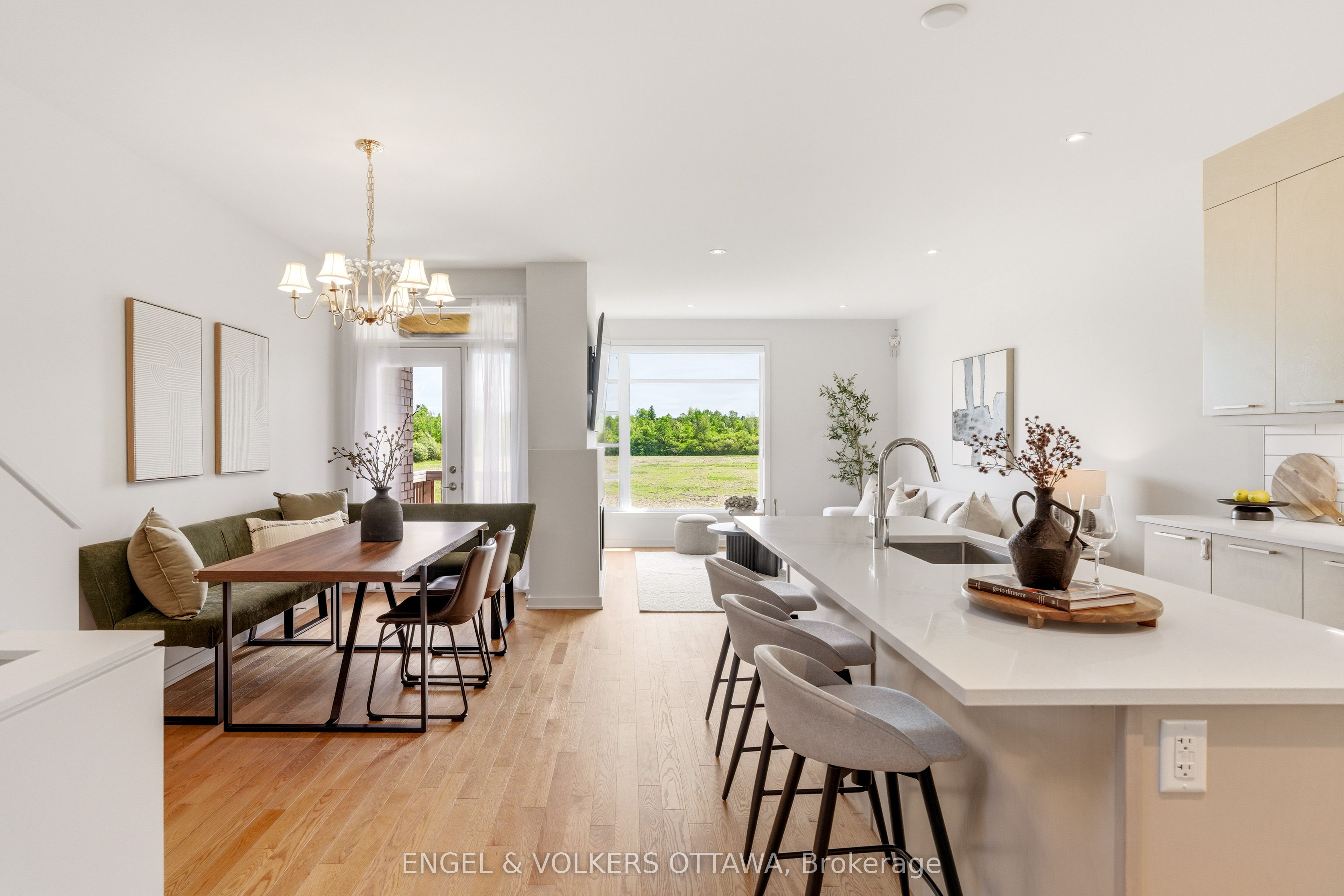 Additional image 5 of 256 Shuttleworth Drive, Ottawa, ON, K1T 0T4