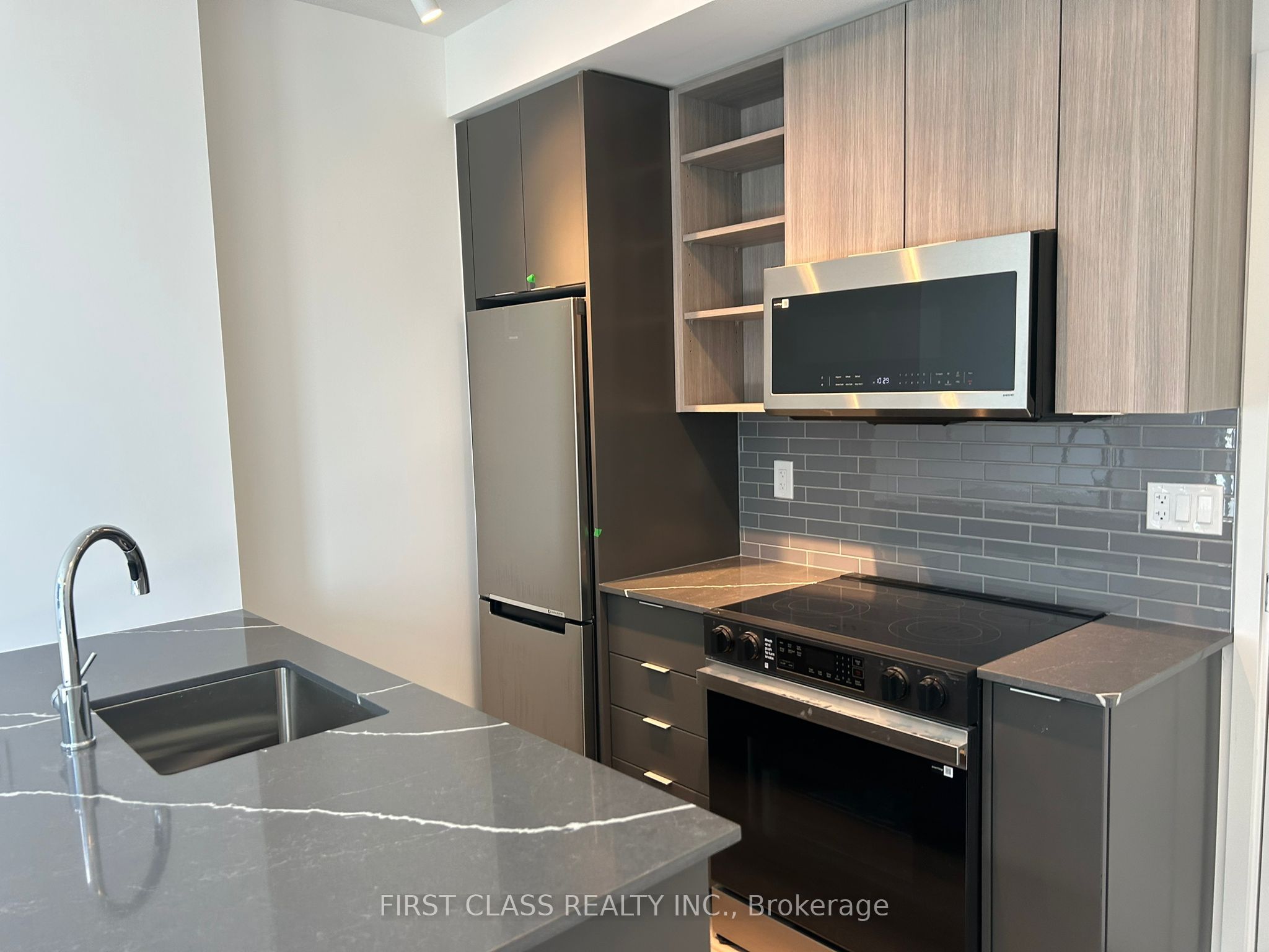 2203-2075 Lakeshore Road, Burlington, ON, L7R 1E2