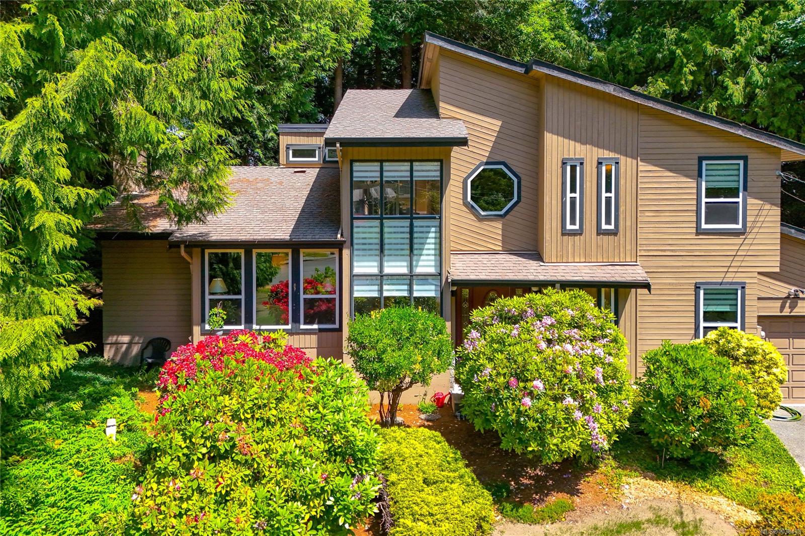 8705 Nash Place, North Saanich, BC, V8L 4G9