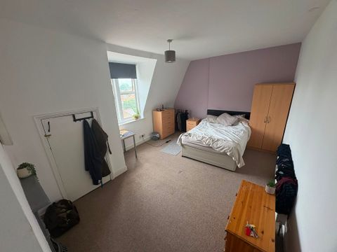Uxbridge Road, Ealing W5, Room to rent