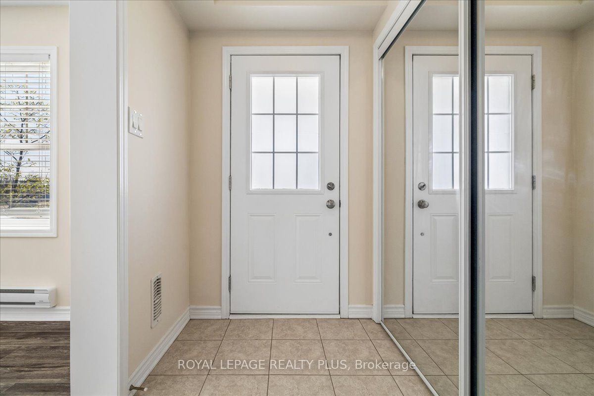 74-22 Spring Creek Drive, Hamilton, ON, L8B 1V7 photo 5