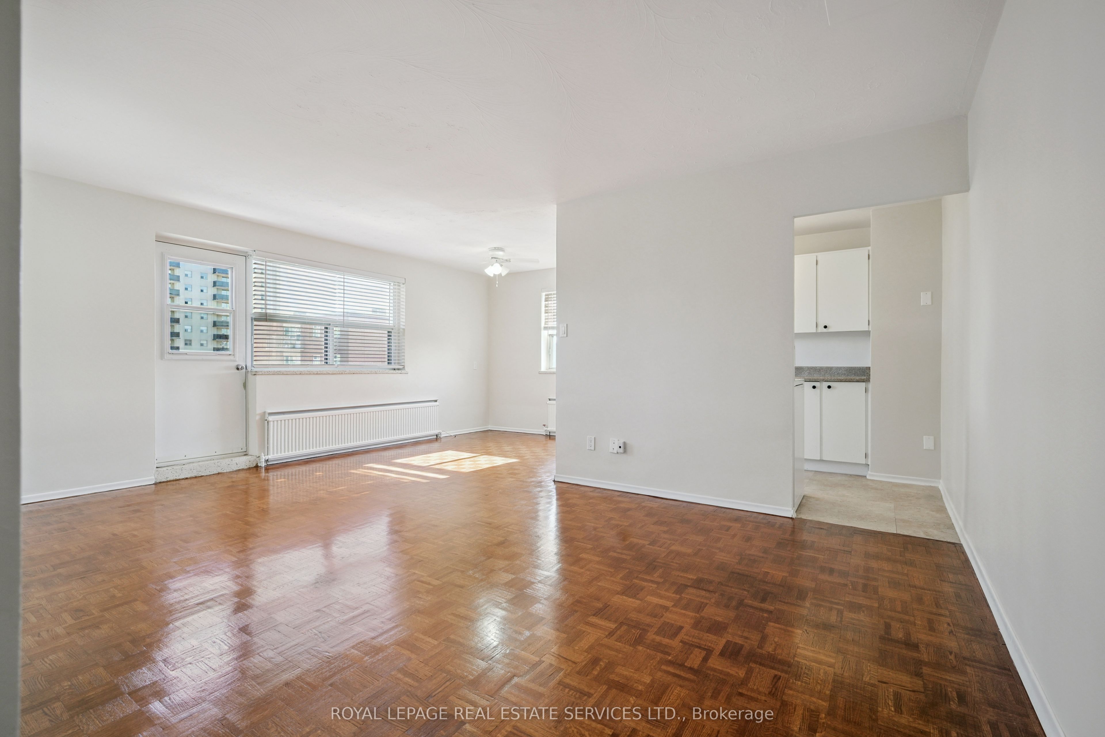 Additional image 2 of 302-7 Helene Street N, Mississauga, ON, L5G 3B3