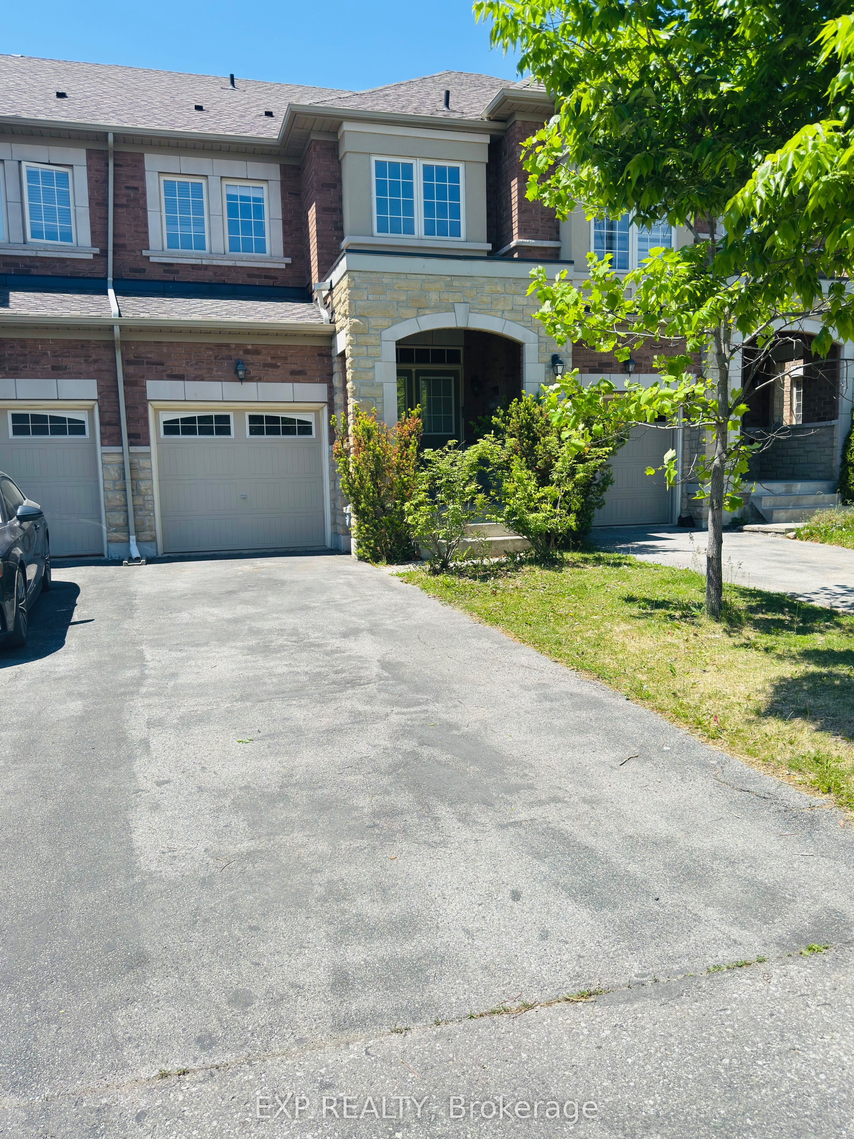 30 Isherwood Crescent, Vaughan, ON, L4H 3N9