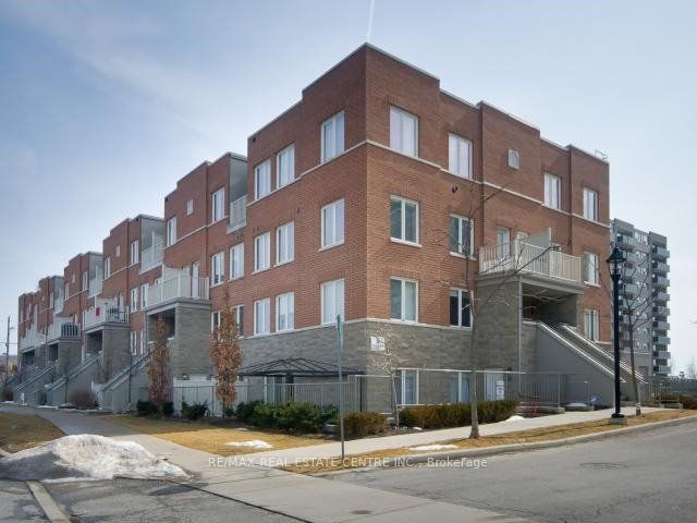 208-5 Richgrove Drive E, Toronto, ON, M9R 0A3 photo 2