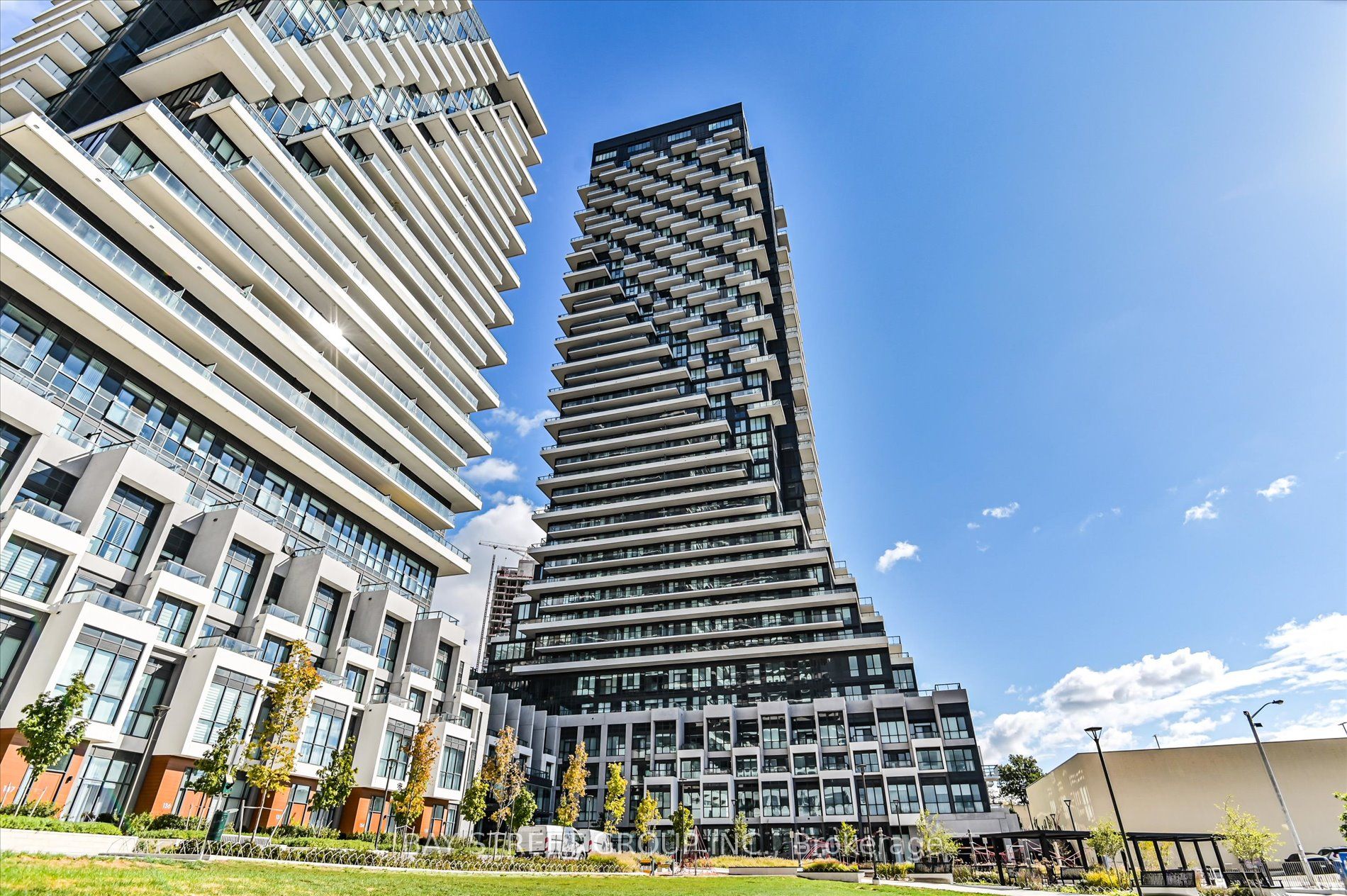 2707-30 Inn On The Park Drive, Toronto, ON, M3C 0P8 photo 2