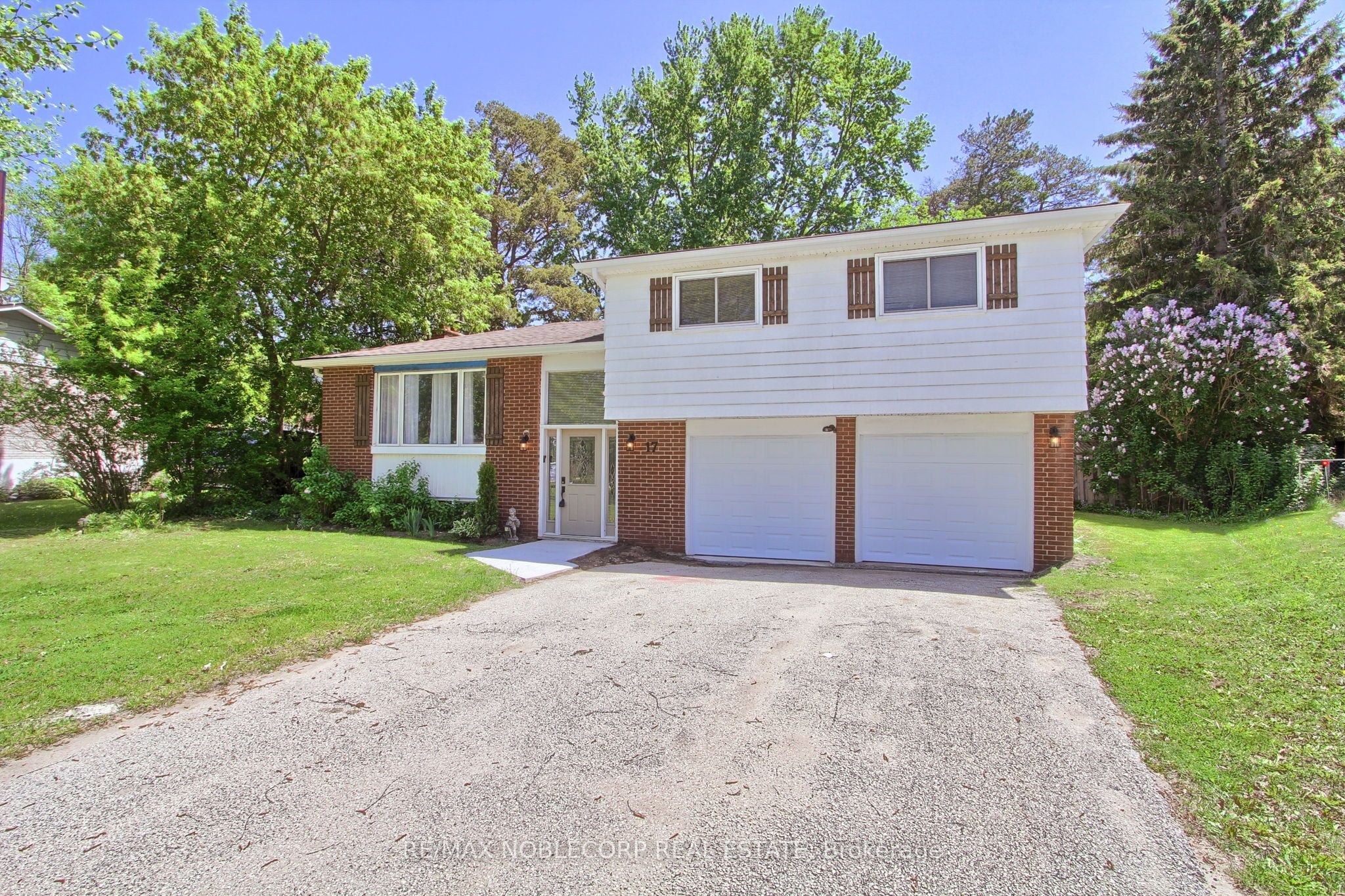 17 Larkdale Crescent, Essa, ON, L0M 1B0 photo 5