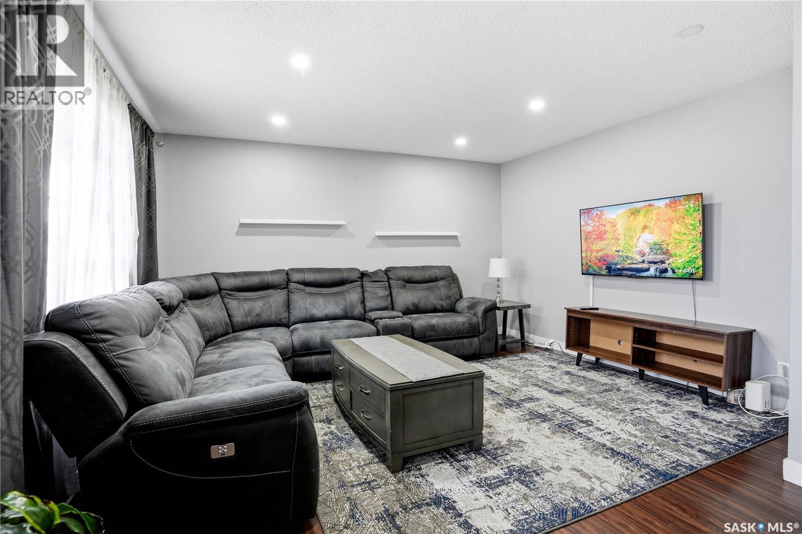 330 Devonshire Crescent, Saskatoon, SK, S7L5V8 photo 5