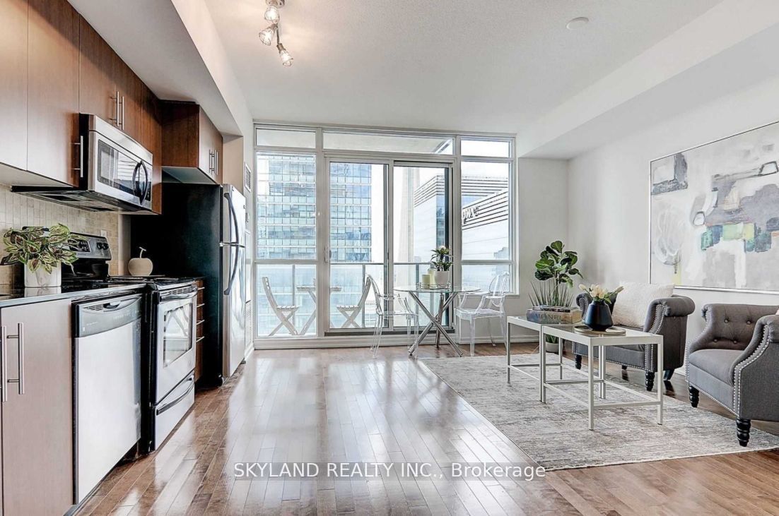 3004-65 Bremner Boulevard, Toronto, ON, M5J 0A7 photo 4