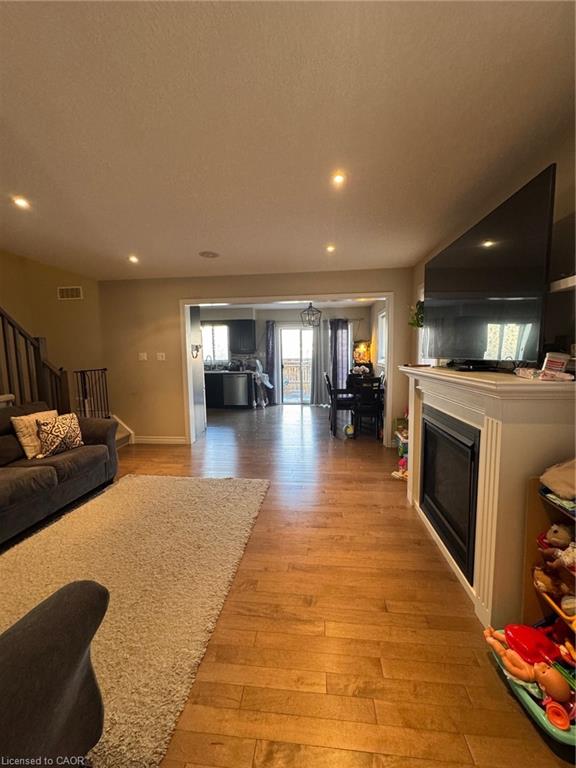 Upper-9 Sandybay Avenue, Kitchener, ON, N2A 0H7 photo 4