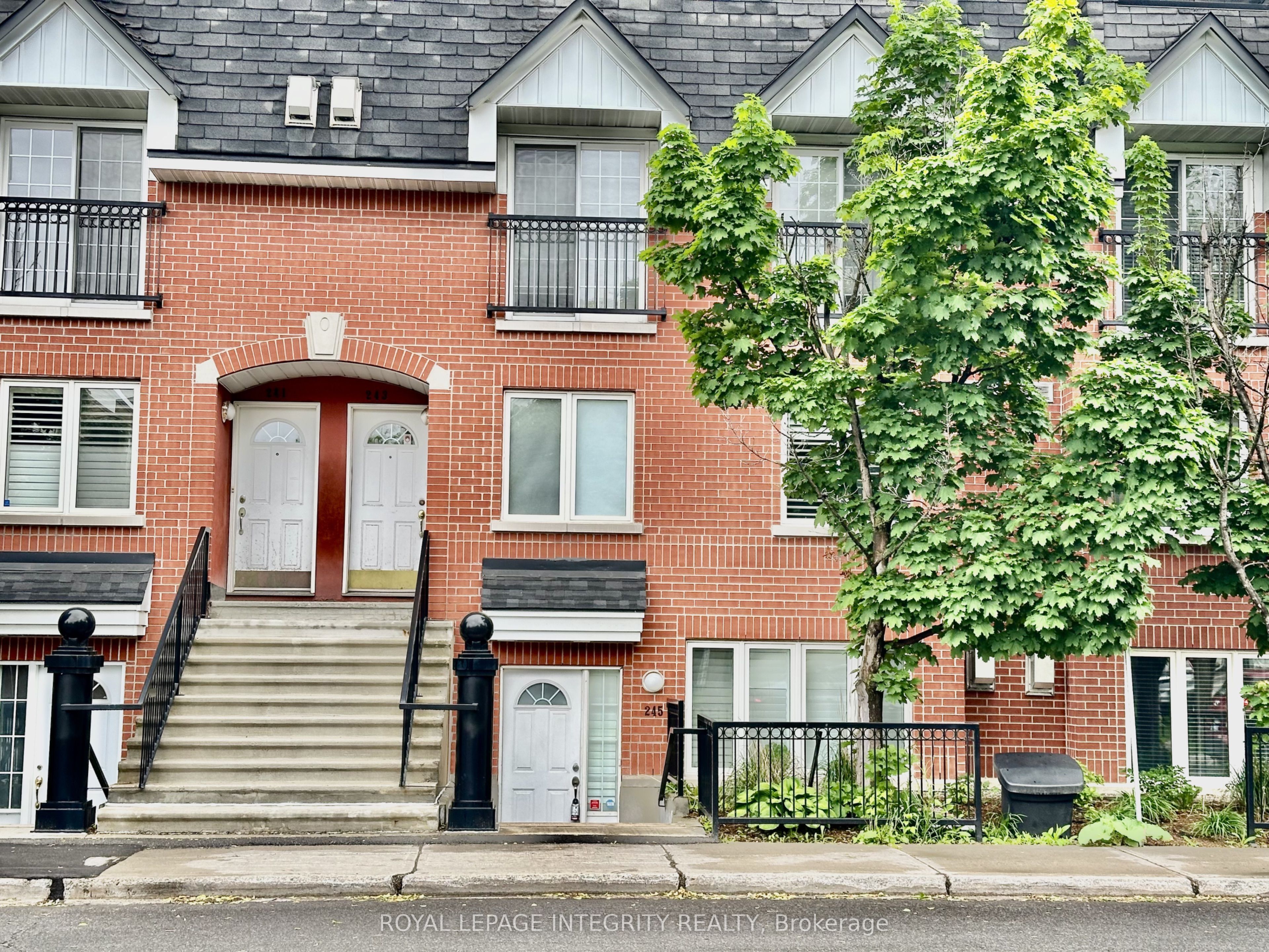 4-245 Cumberland Street, Ottawa, ON, K1N 8W6 photo 2
