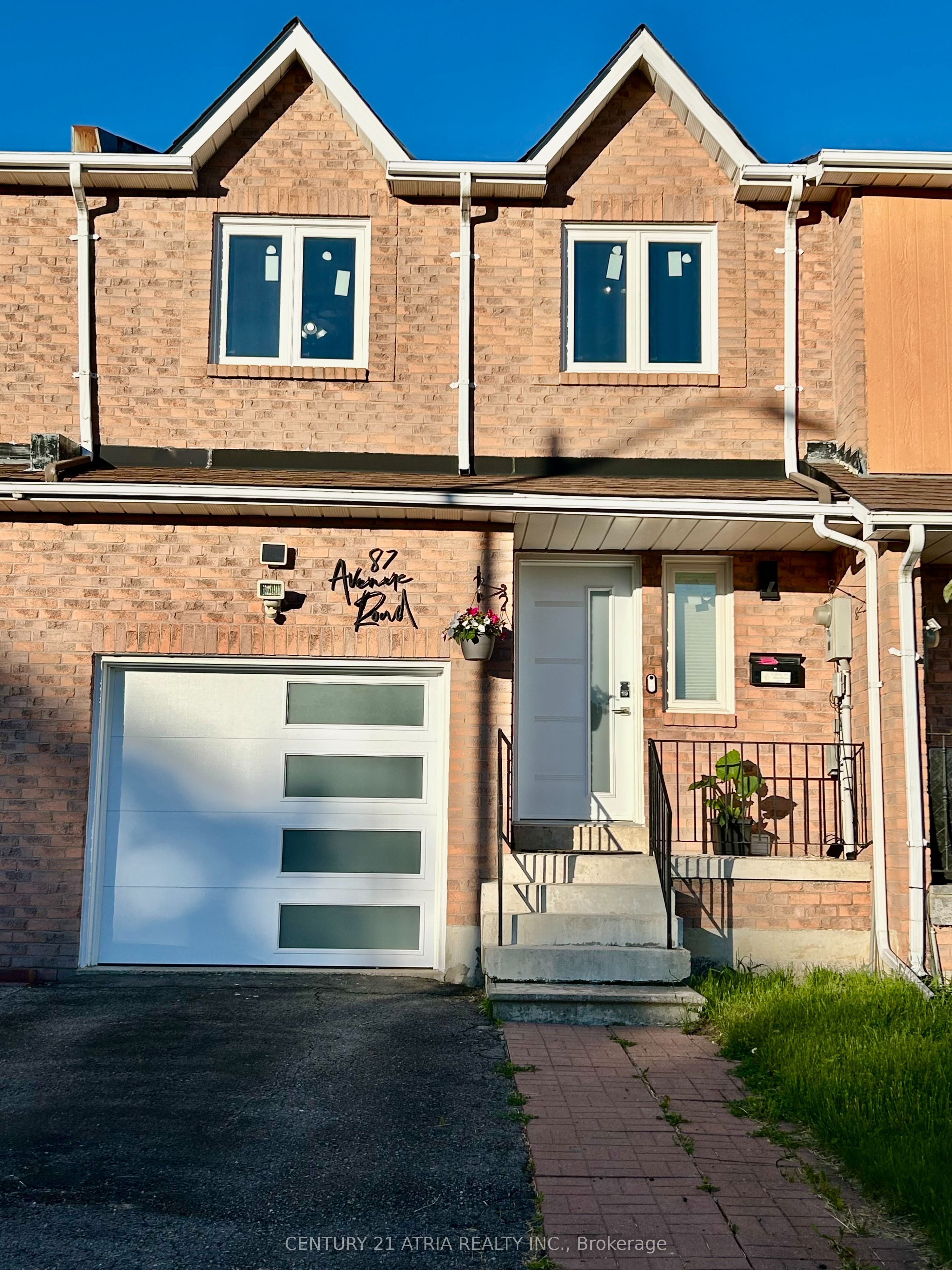 87 Avenue Road, Richmond Hill, ON, L4C 9N6