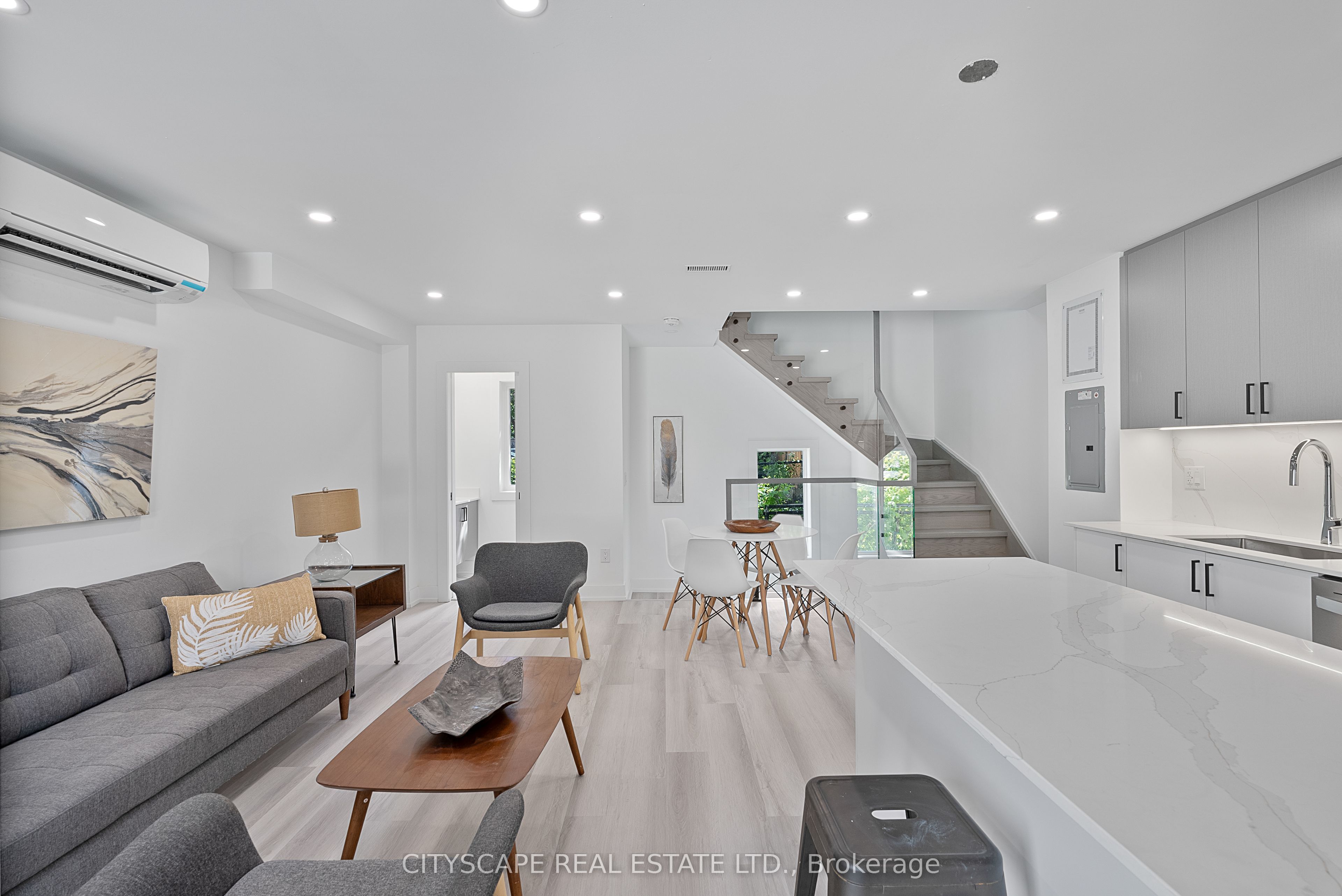 5 Gdn Ste-591 Oakwood Avenue, Toronto, ON, M6E 2X8