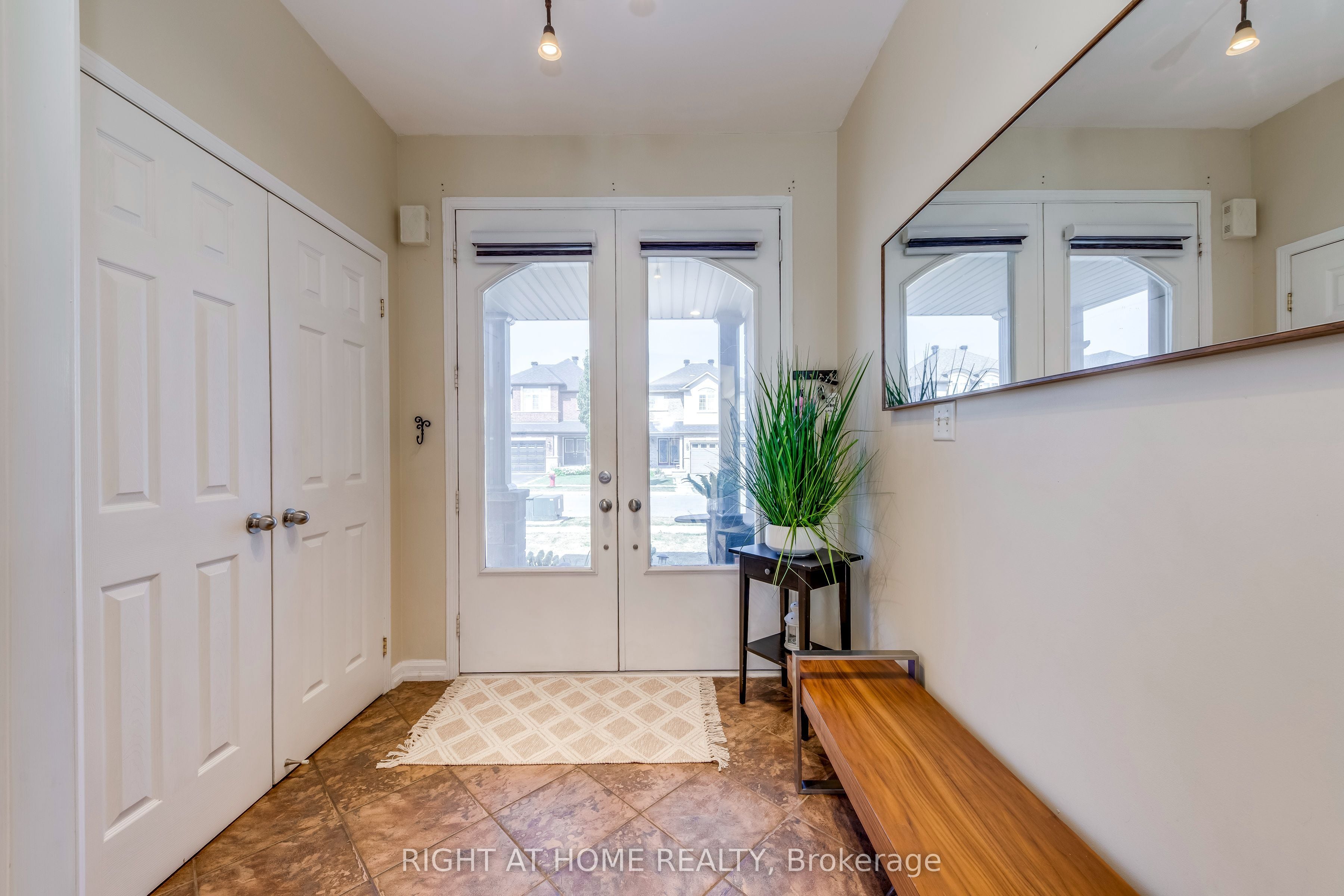 3048 Jenn Avenue, Burlington, ON, L7M 0C8 photo 3