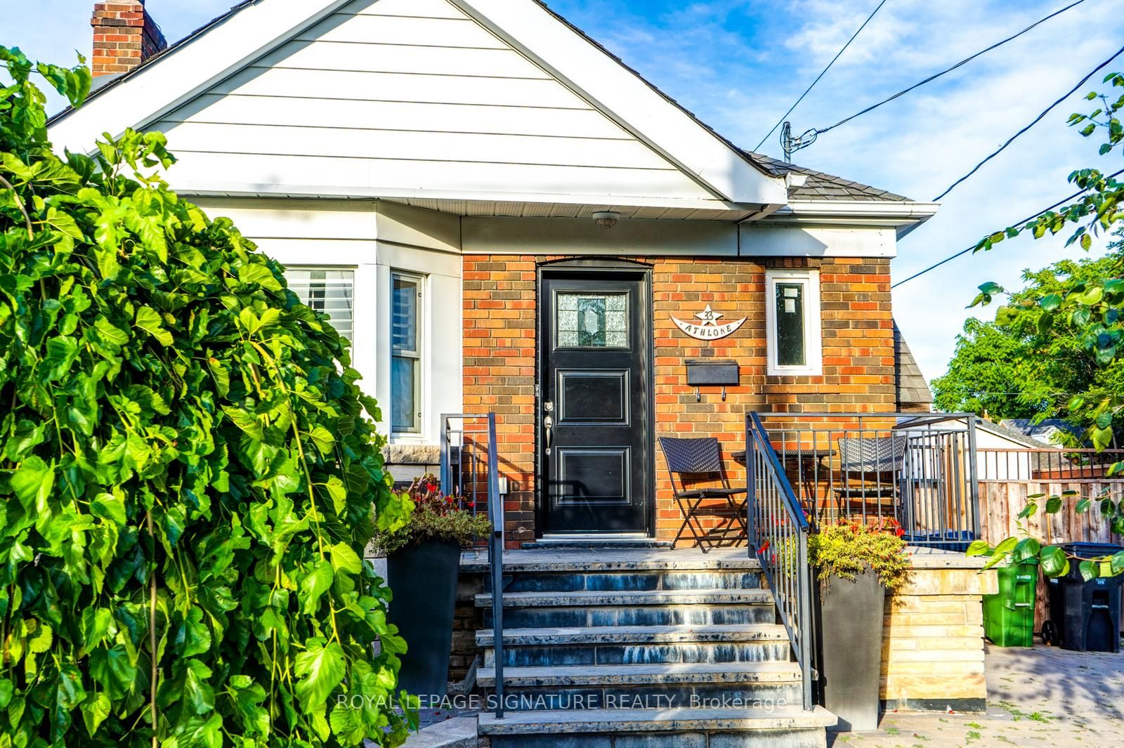 Main Fl-33 Athlone Road, Toronto, ON, M4J 4H3