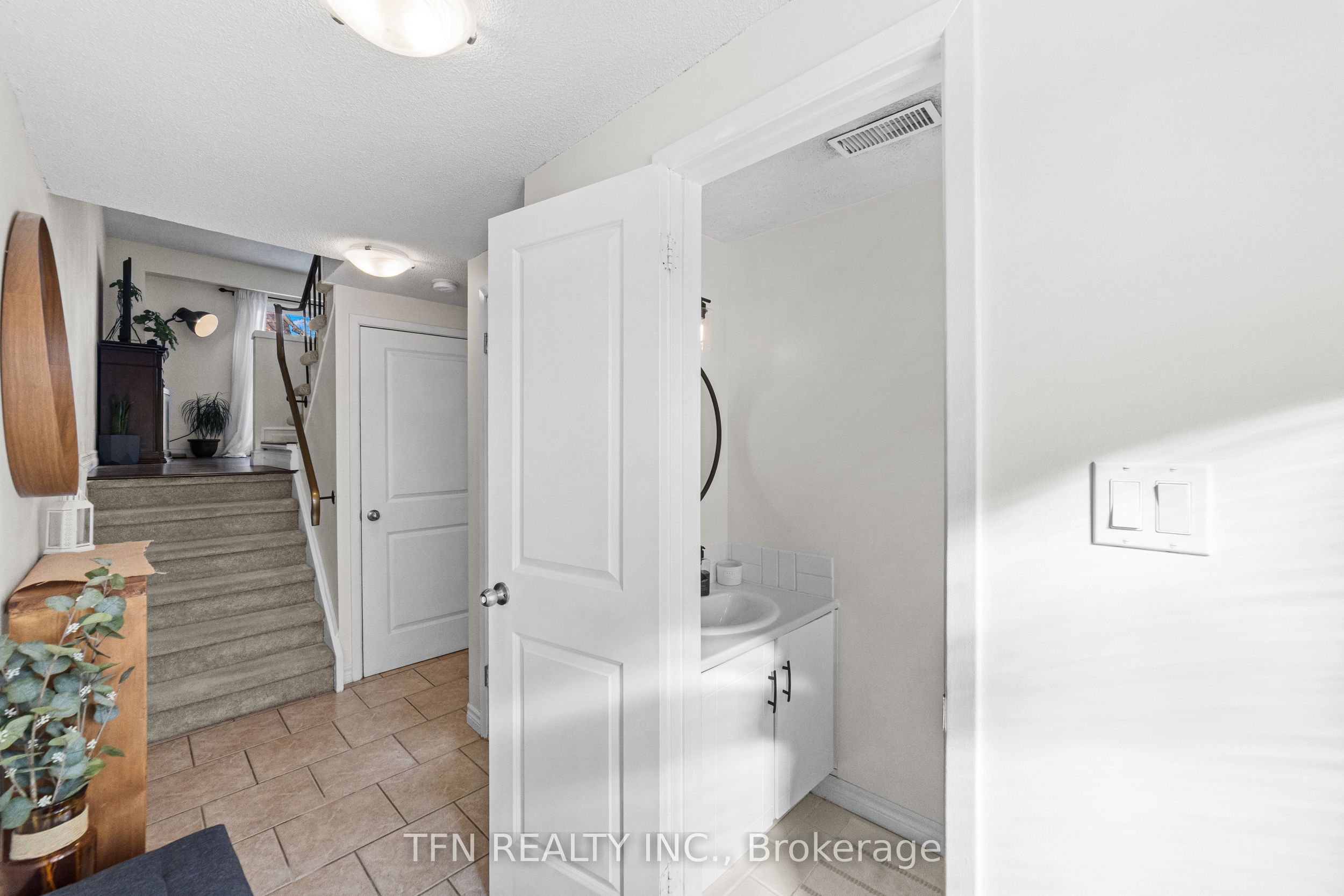 21-30 Heslop Road, Milton, ON, L9T 1B3 photo 5