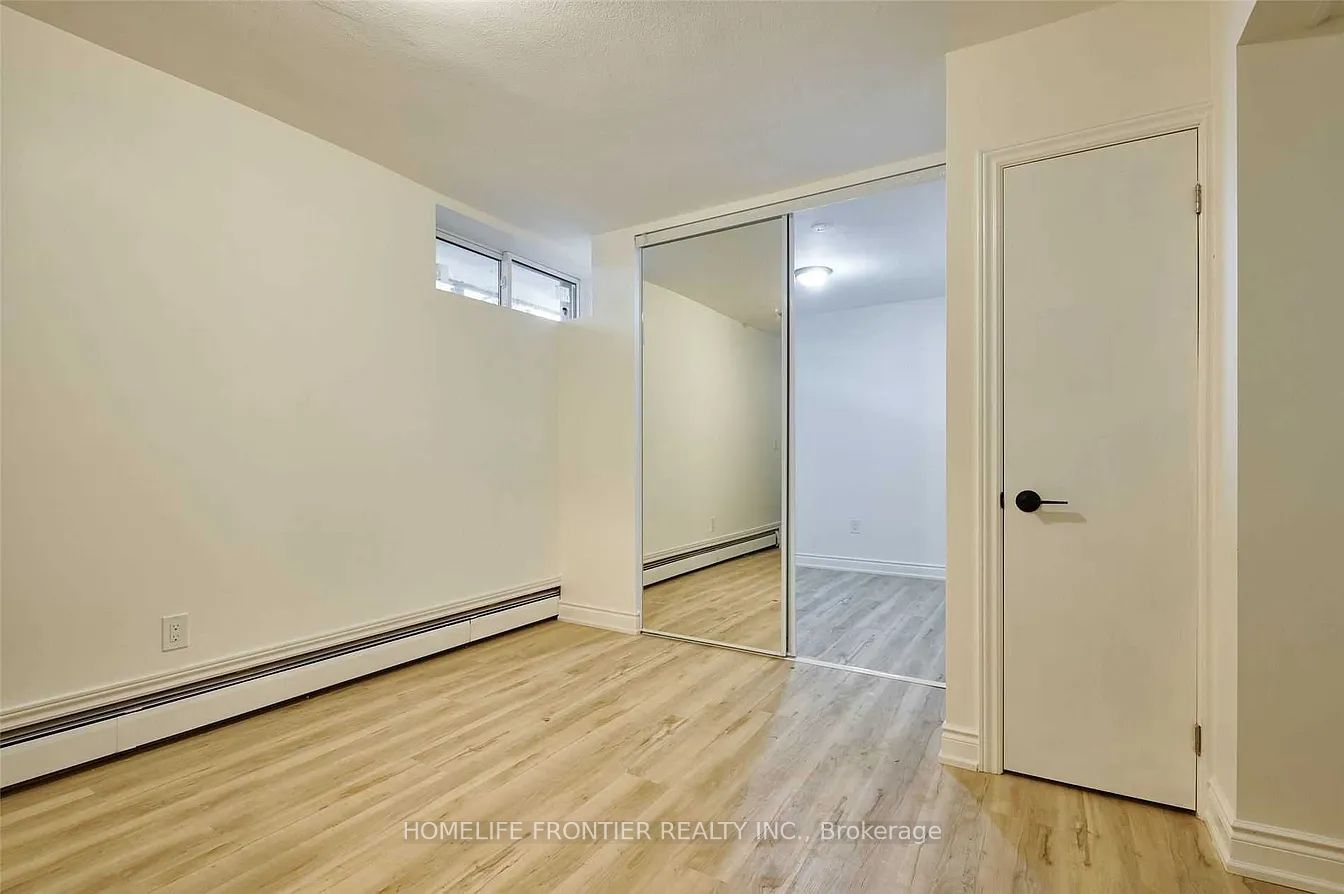 101-291 Scarlett Road, Toronto, ON, M6N 4L1 photo 3