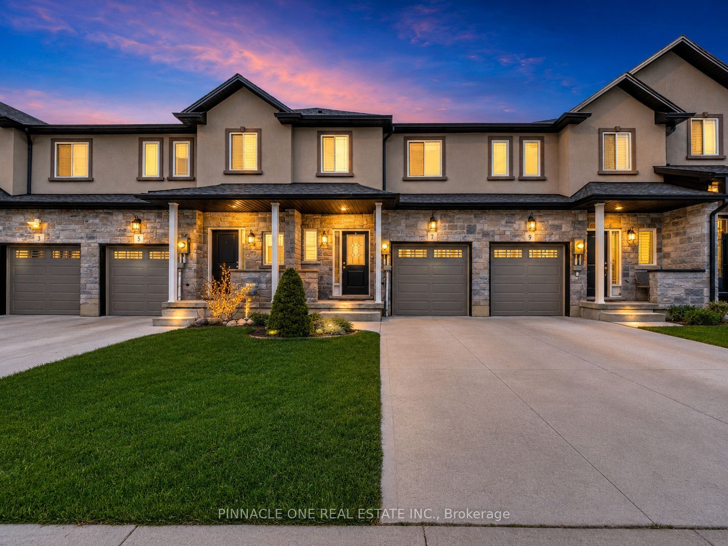 7 Mistywood Drive, Hamilton, ON, L8J 2N6 photo 2
