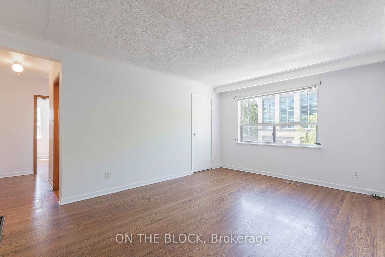 2-883 St Clair Avenue W, Toronto, ON, M6C 1C4