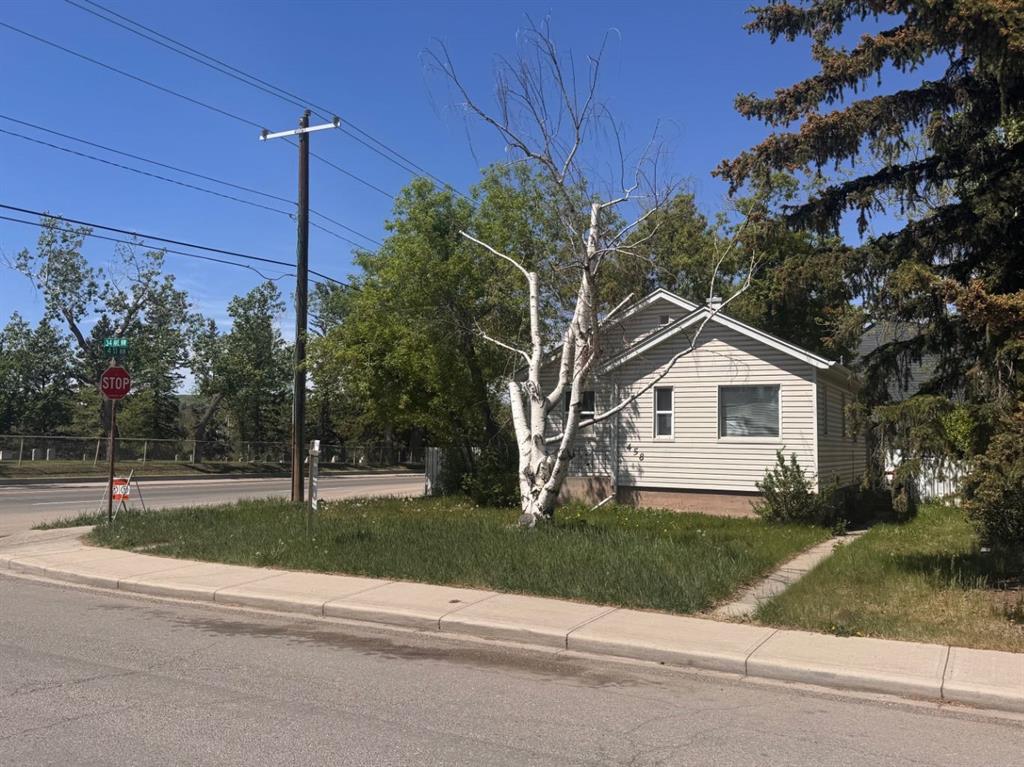 458 34 Avenue NW, Calgary, AB, T2K0B8