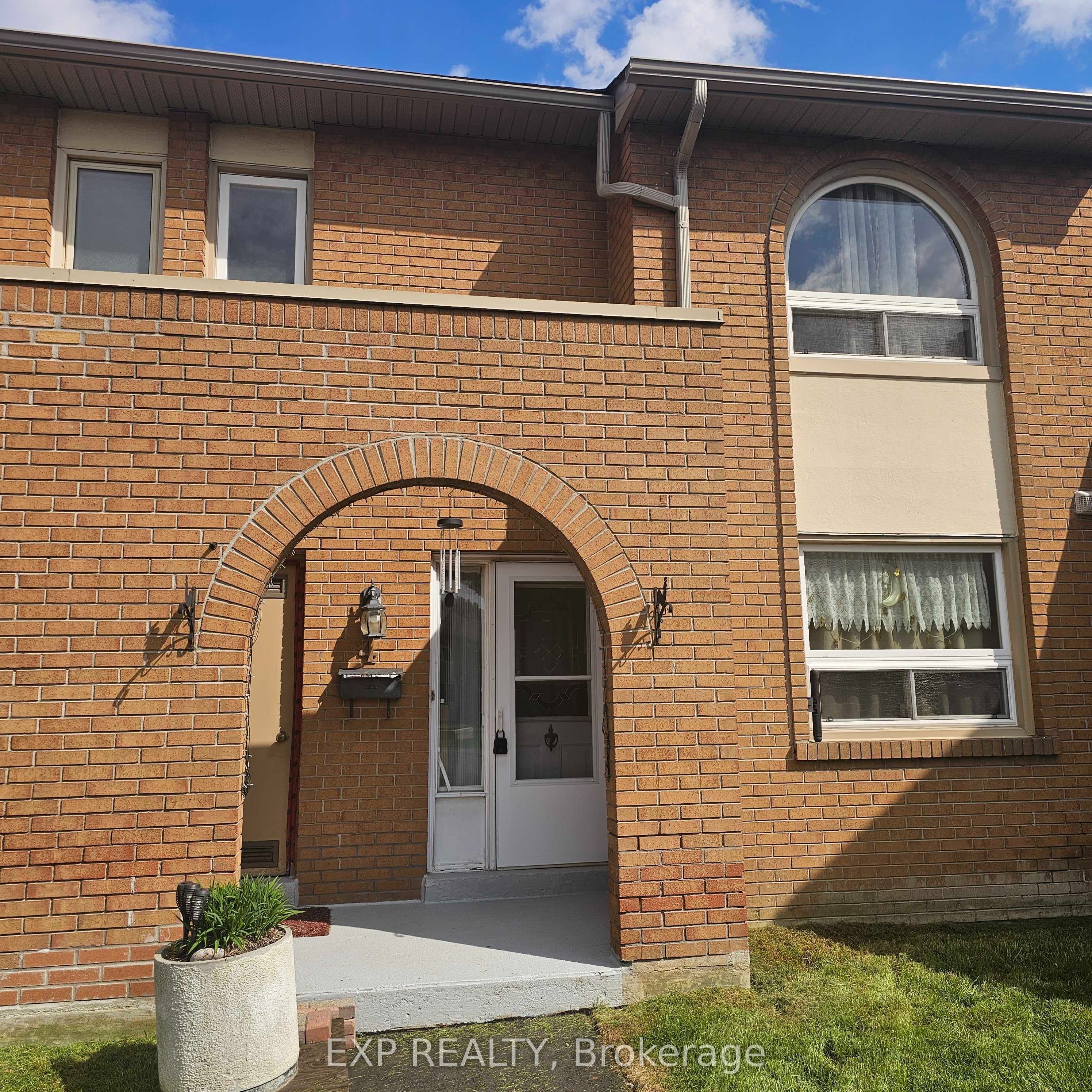 4-1180 Mississauga Valley Boulevard, Mississauga, ON, L5A 3M9