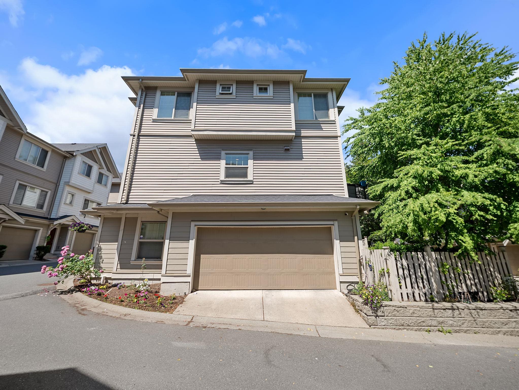 13-19097 64 Avenue, Surrey, BC, V3S 6X5 photo 2