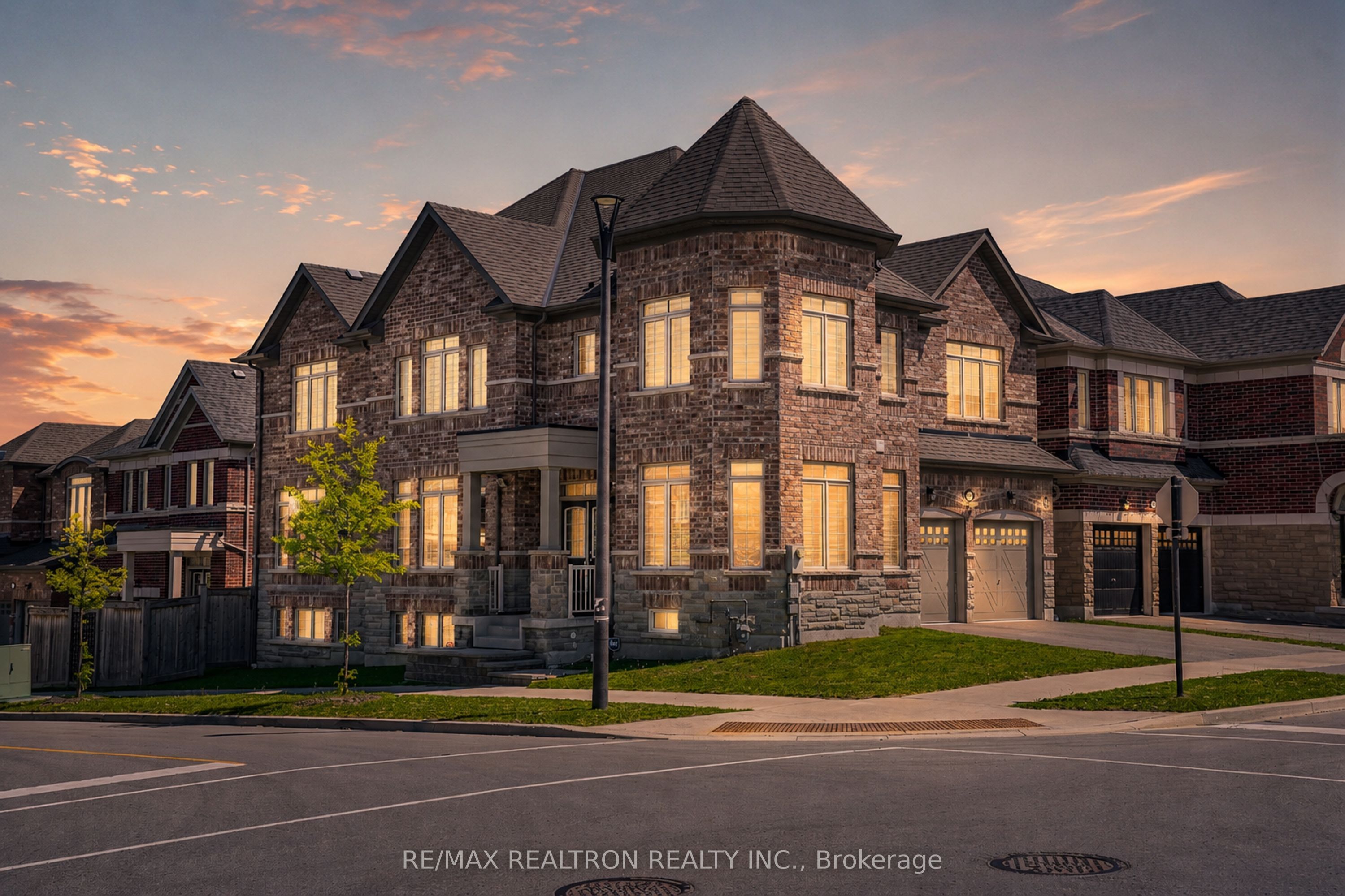 2431 Hibiscus Drive, Pickering, ON, L1X 0H1 photo 2