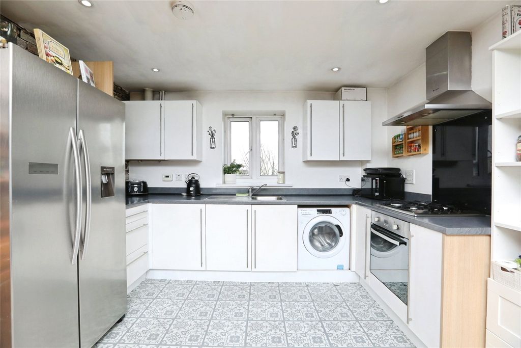 Additional image 4 of 2 bed flat for saleBeech House, Nettle Way, Minster On Sea, Sheerness ME12