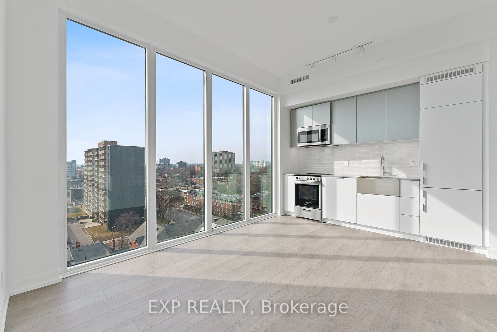 908-270 Dufferin Street, Toronto, ON, M6K 0H8