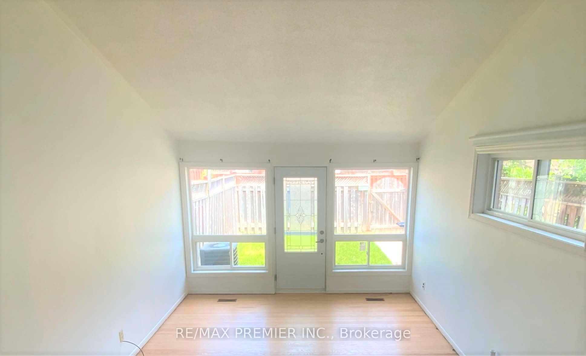 82-248 John Garland Boulevard, Toronto, ON, M9V 1N8 photo 4