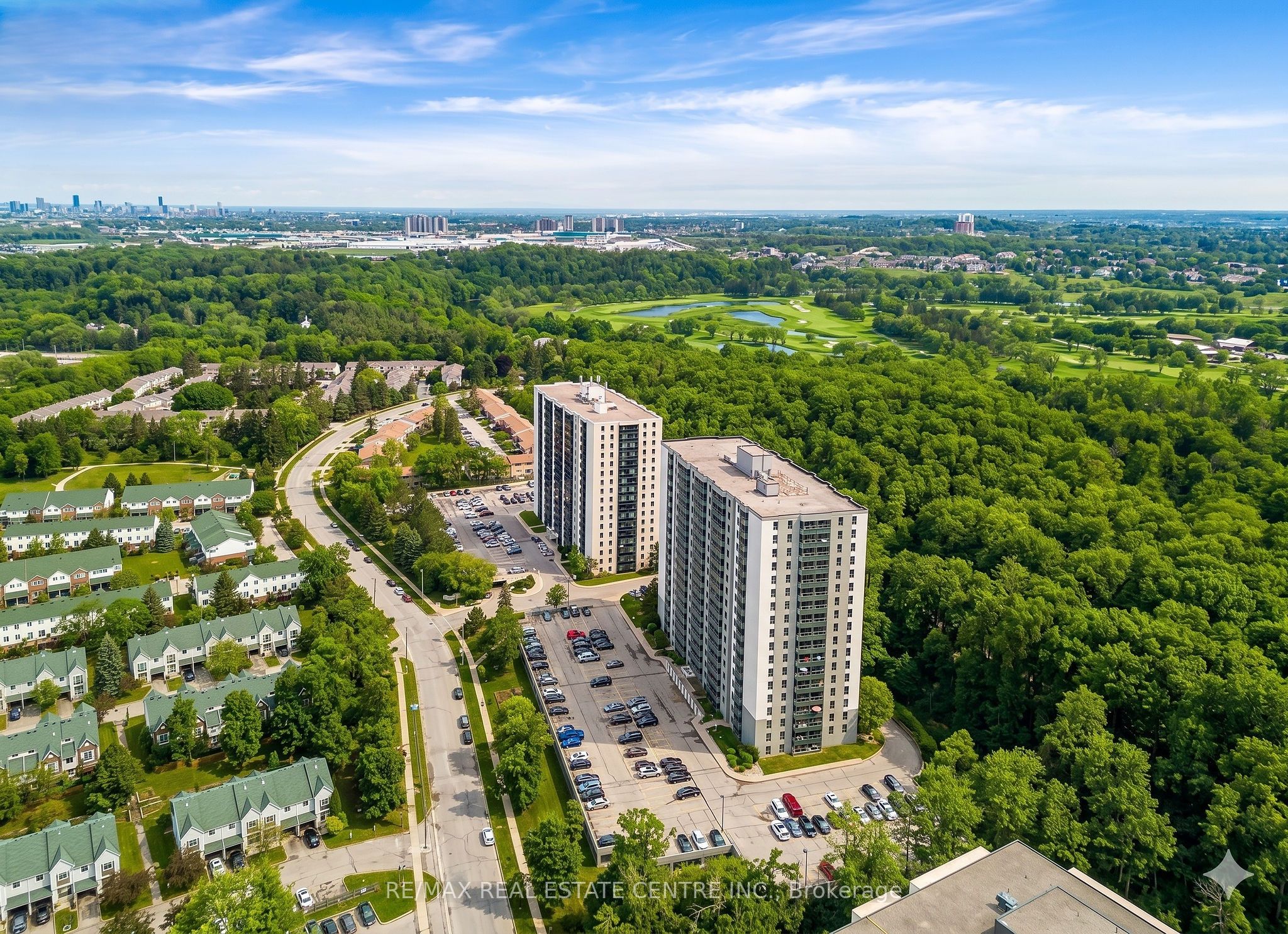 103-35 Green Valley Drive, Kitchener, ON, N2P 2A5
