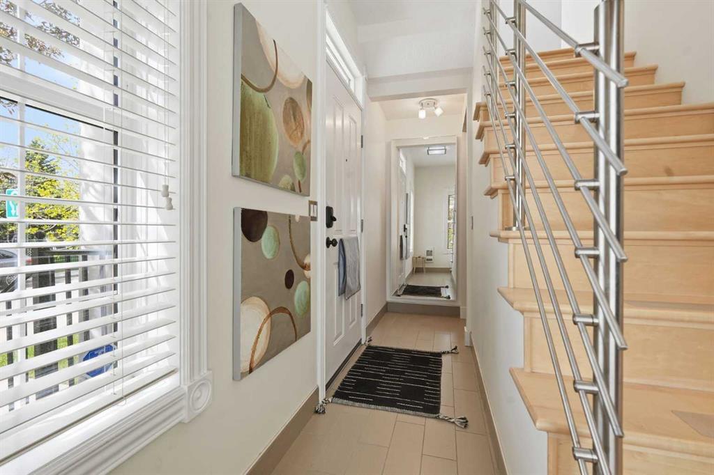 130 Garrison Square SW, Calgary, AB, T2T 6B2 photo 2