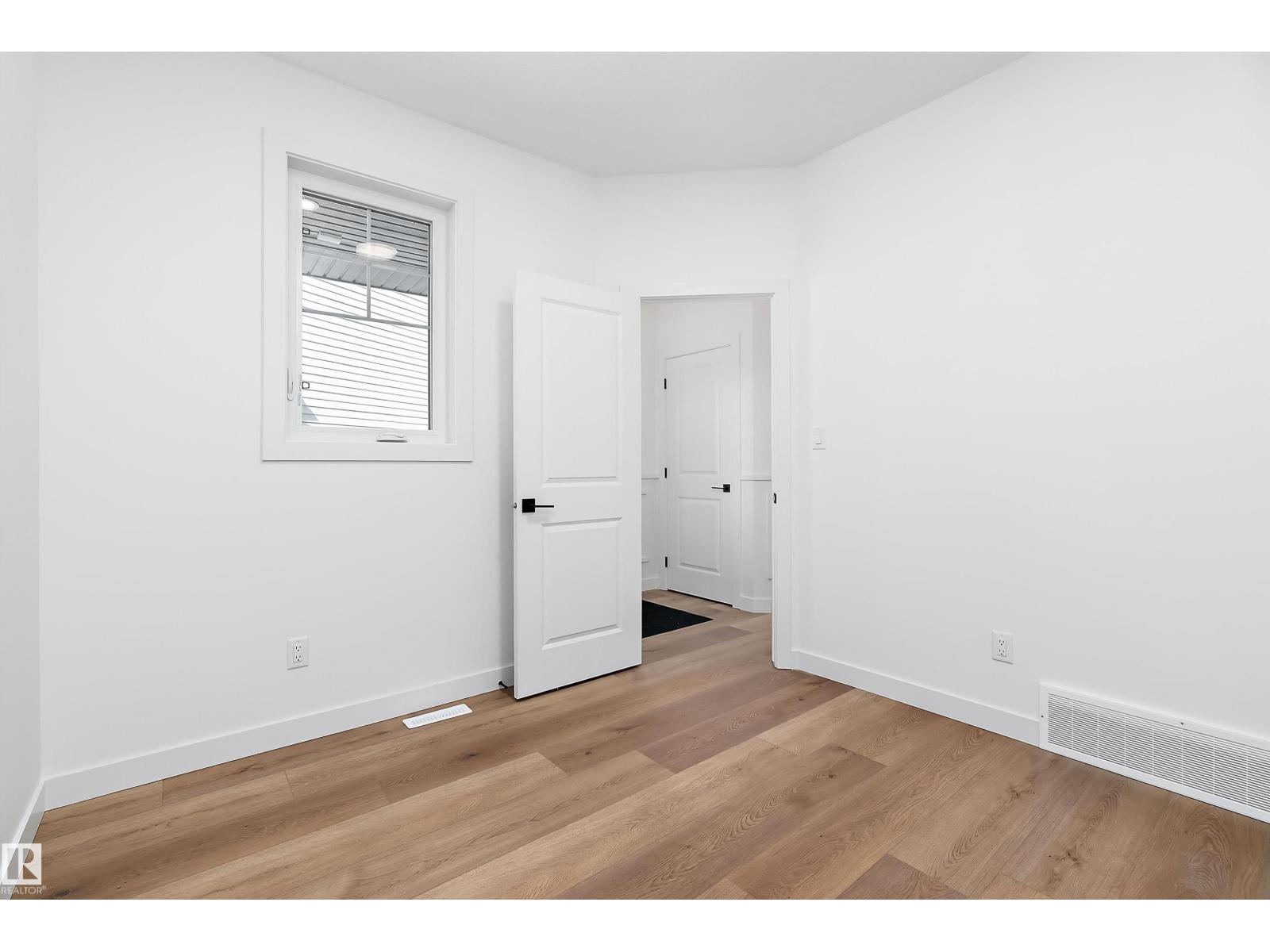 1132 Goldfinch Crescent NW, Edmonton, AB, T5S0R1 photo 4