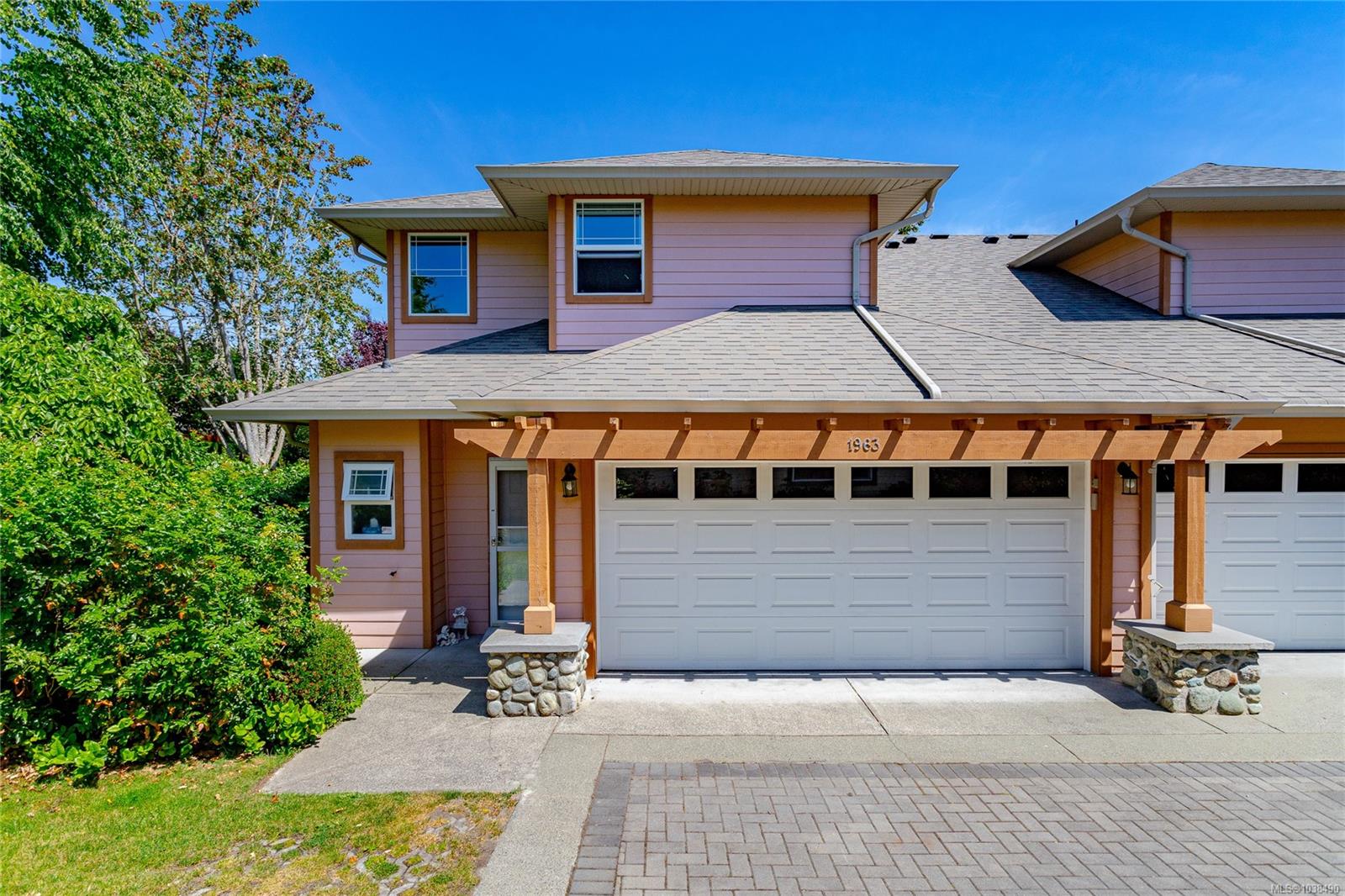 1963 Polo Park Court, Central Saanich, BC, V8M 2K1