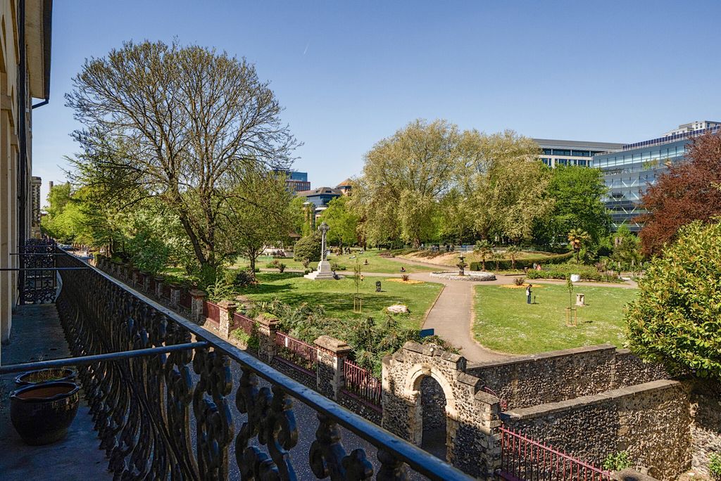 Additional image 13 of 2 bed flat for saleAbbots Walk, Reading, Berkshire RG1