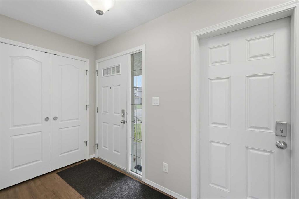 Additional image 4 of 27 Windermere Close, Red Deer, AB, T4N 2J8