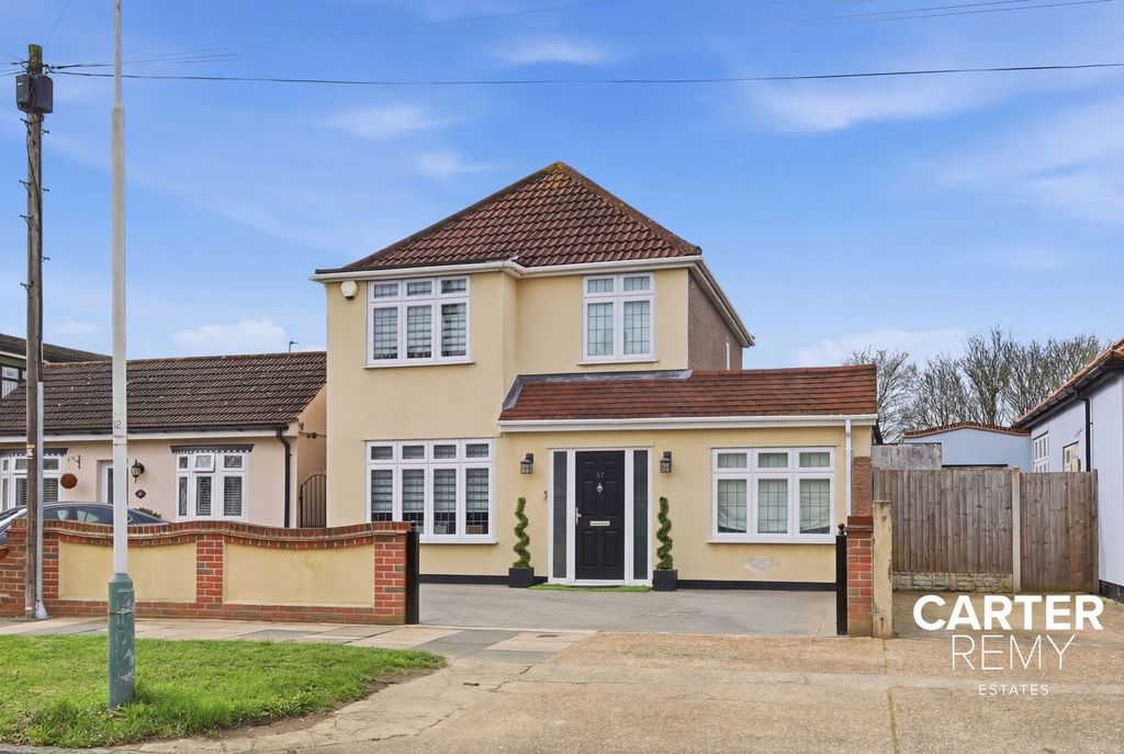 3 bed detached house for saleElmer Gardens, Rainham RM13