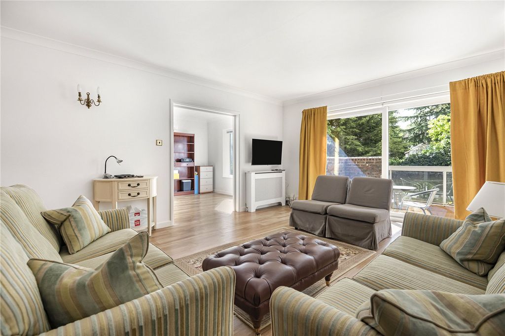 Additional image 2 of 2 bed flat for saleHigh Firs, Gills Hill, Radlett, Hertfordshire WD7